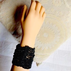 Black stretchable bracelet